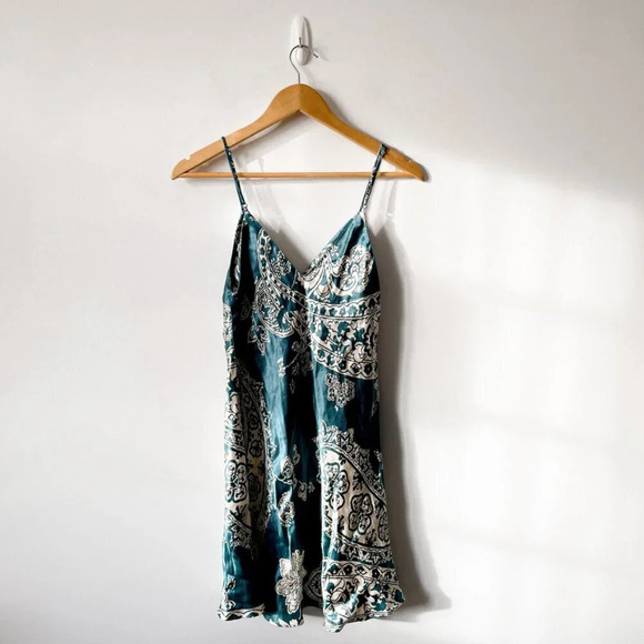 Zara Satin Bandana Paisley  Print Mini Dress Teal Size Small Blogger Fave - Picture 13 of 15